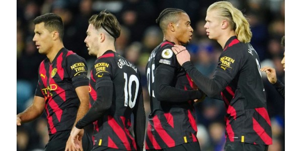 2023 Manchester City alternativní červeno-černý dres hlavní barvy